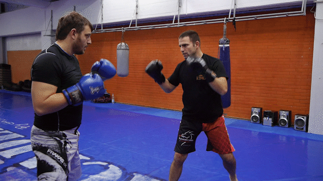 Move around, strike, fade and counter with jab-cross or cross-hook combo